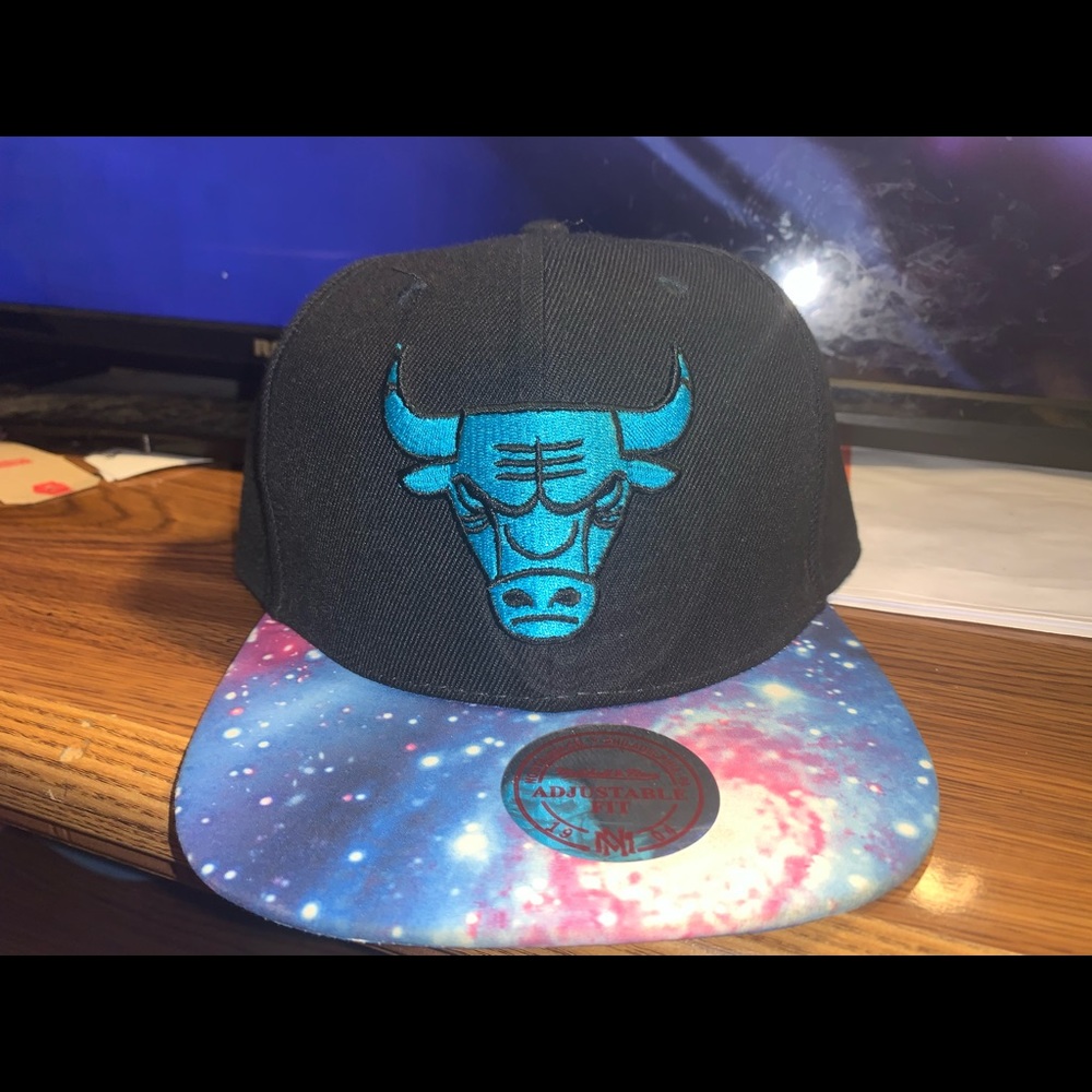 Bulls hat